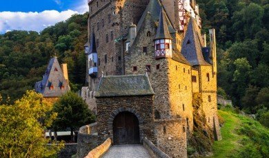 Paranormal Activity in Germany's Castles: Exploring the Legends of Schloss Hohenzollern and Burg Eltz